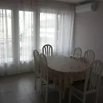 Luna Apartmanhaz Διαμέρισμα *