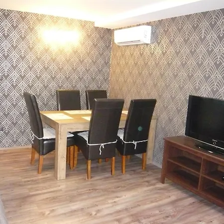 Luna Apartmanhaz Апартаменты