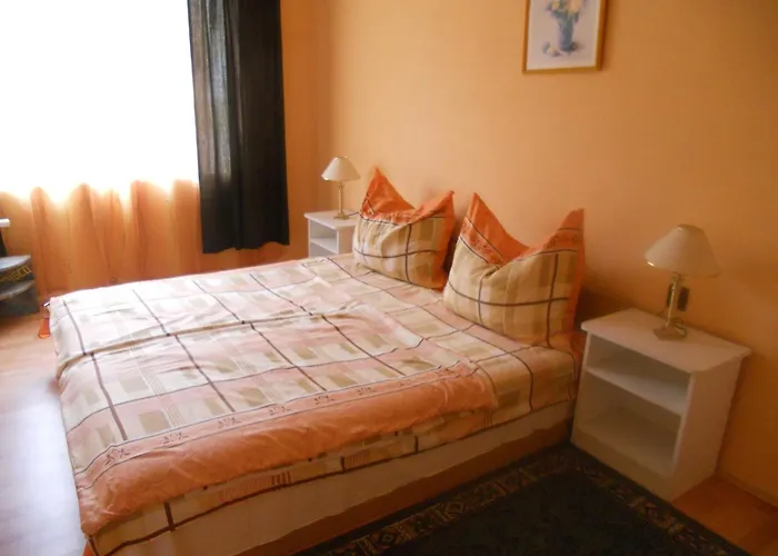 Luna Apartmanhaz Апартаменты *