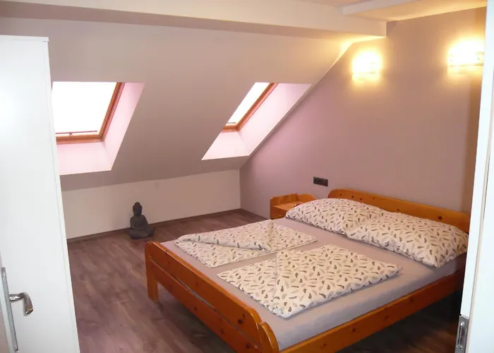 Luna Apartmanhaz Шиофок
