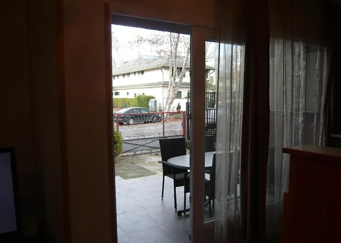 Luna Apartmanhaz Шиофок
