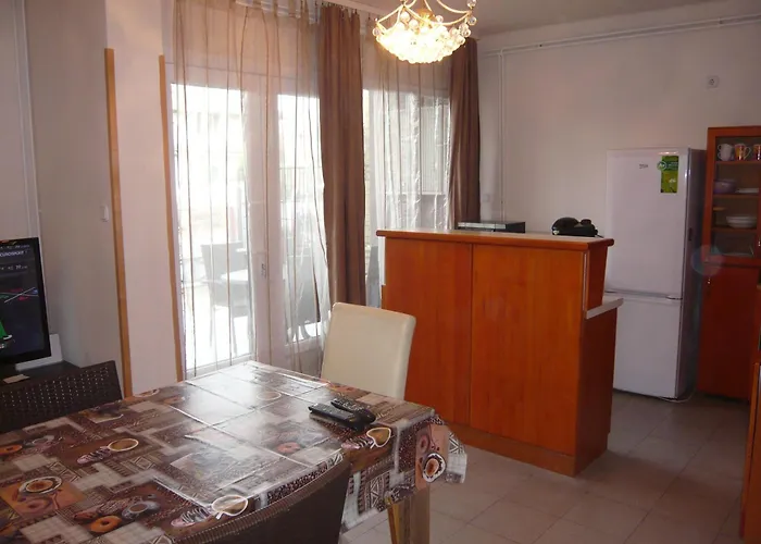 Luna Apartmanhaz Апартаменты