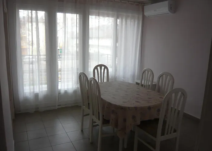 Luna Apartmanhaz Апартаменты *