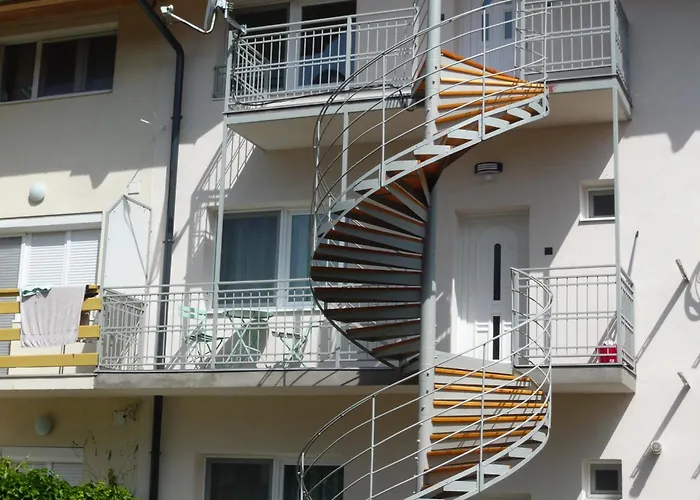 Luna Apartmanhaz * Siofok