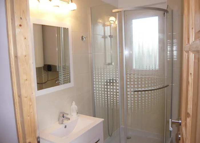 Luna Apartmanhaz דירה שיופוק